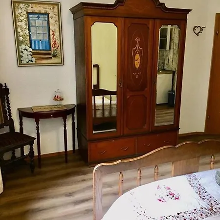 ゲストハウス Waldnest Odenwald 3*